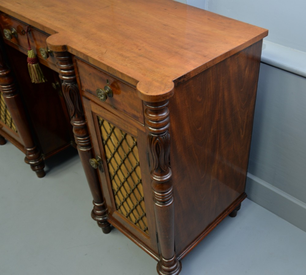 Elegant William IV Mahogany Sideboard View X