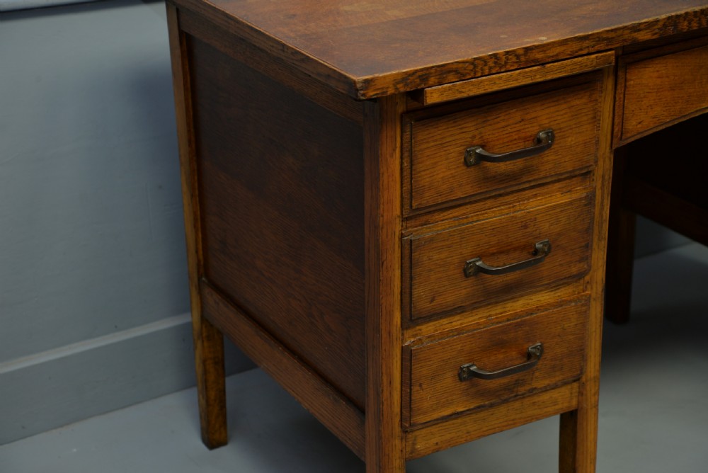 1930s Oak Pedestal Desk View VIII