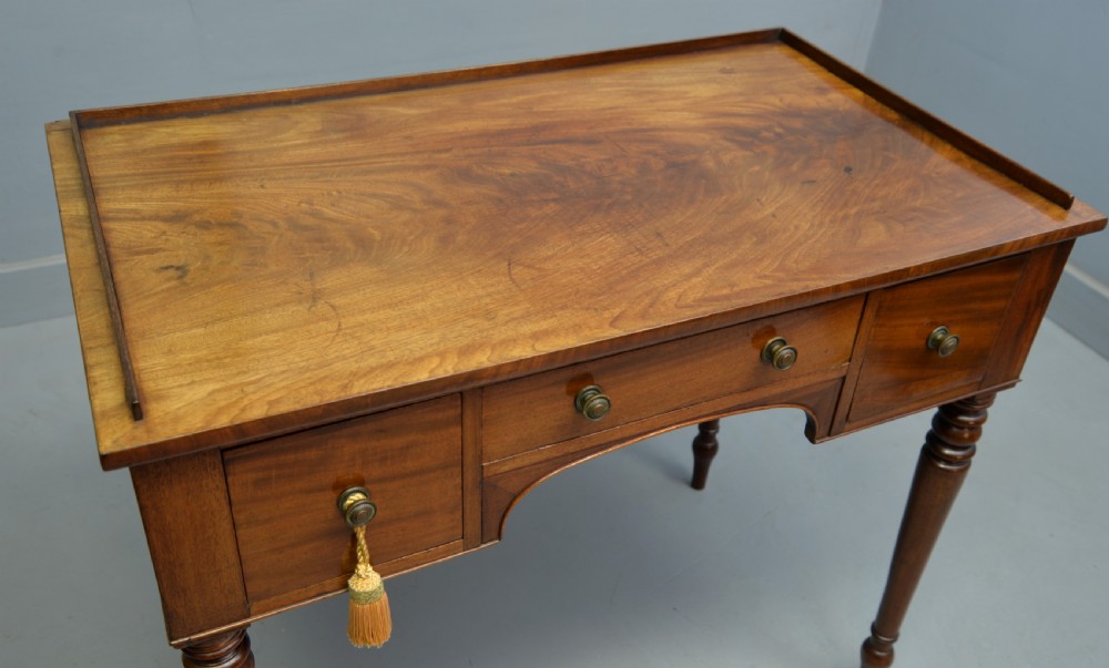 Pretty Regency Mahogany Writing Table View VIII