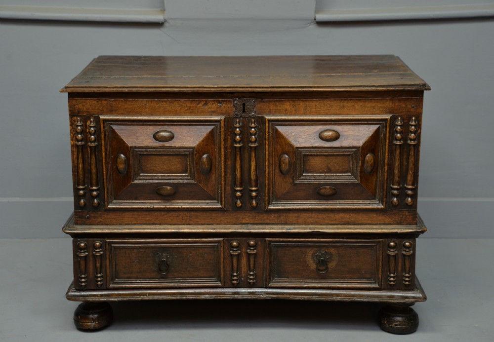 Charming 17th Century Small Oak Mule Chest View II