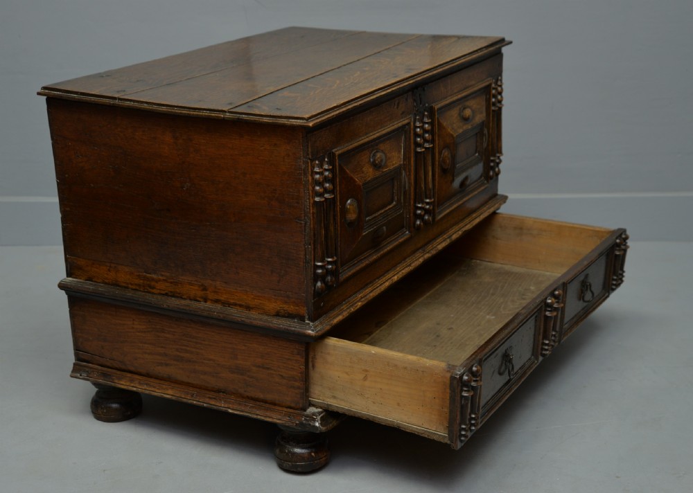 Charming 17th Century Small Oak Mule Chest View X