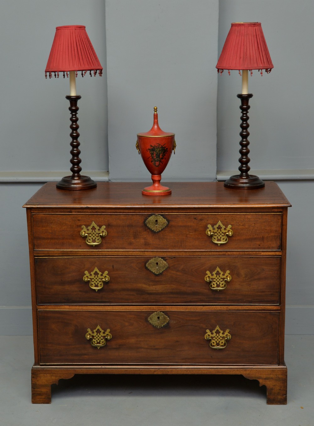 Charming Georgian Mahogany Chest Of Drawers