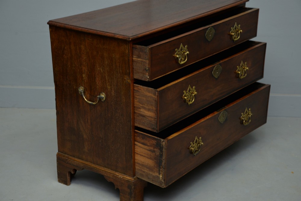 Charming Georgian Mahogany Chest Of Drawers View VI