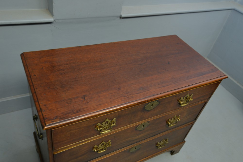 Charming Georgian Mahogany Chest Of Drawers View IX