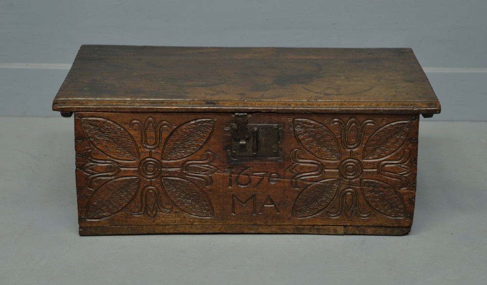 Charming 17th Century Carved Oak Box / Small Chest Dated 1670 View VII