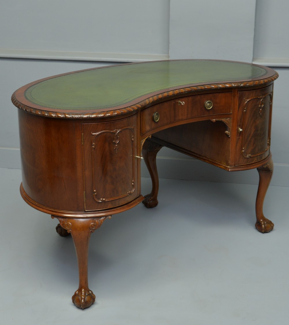 Early 20th Century Mahogany Kidney Shaped Desk View VII