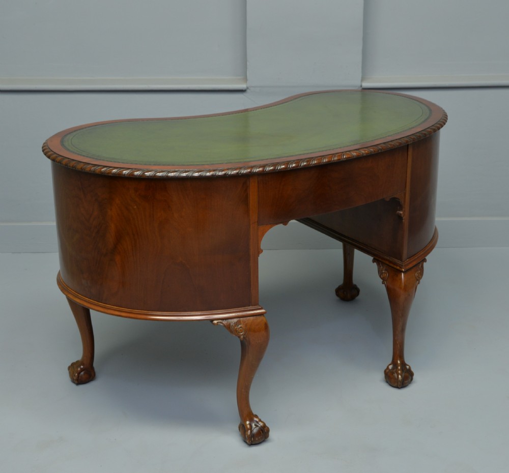 Early 20th Century Mahogany Kidney Shaped Desk View XII