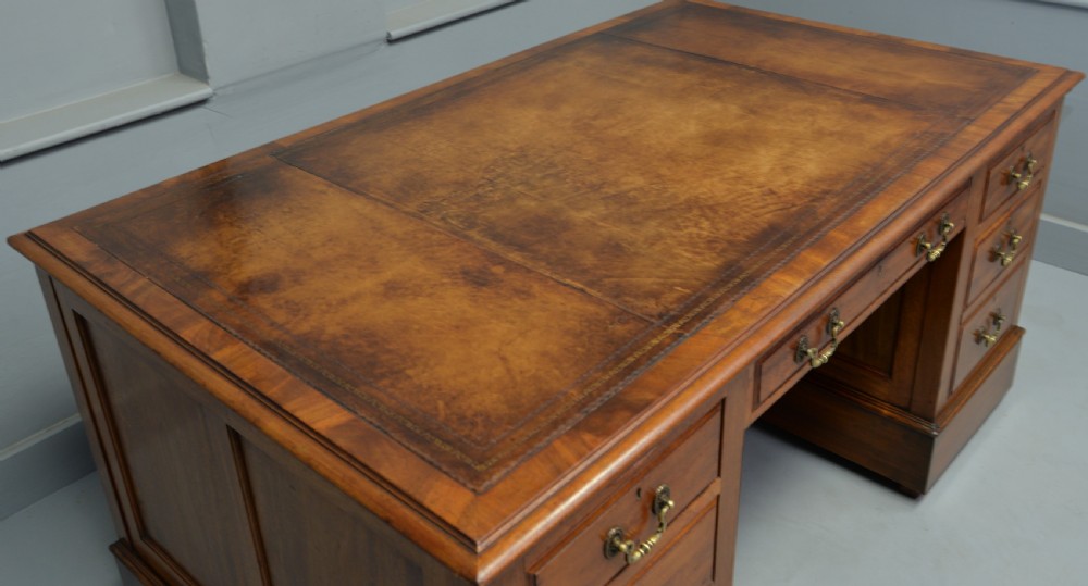 Early 20th Century Mahogany Pedestal Desk c.1920 View X