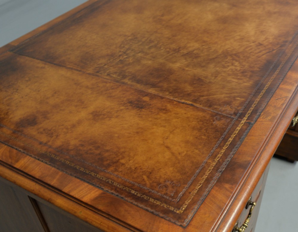 Early 20th Century Mahogany Pedestal Desk c.1920 View XI