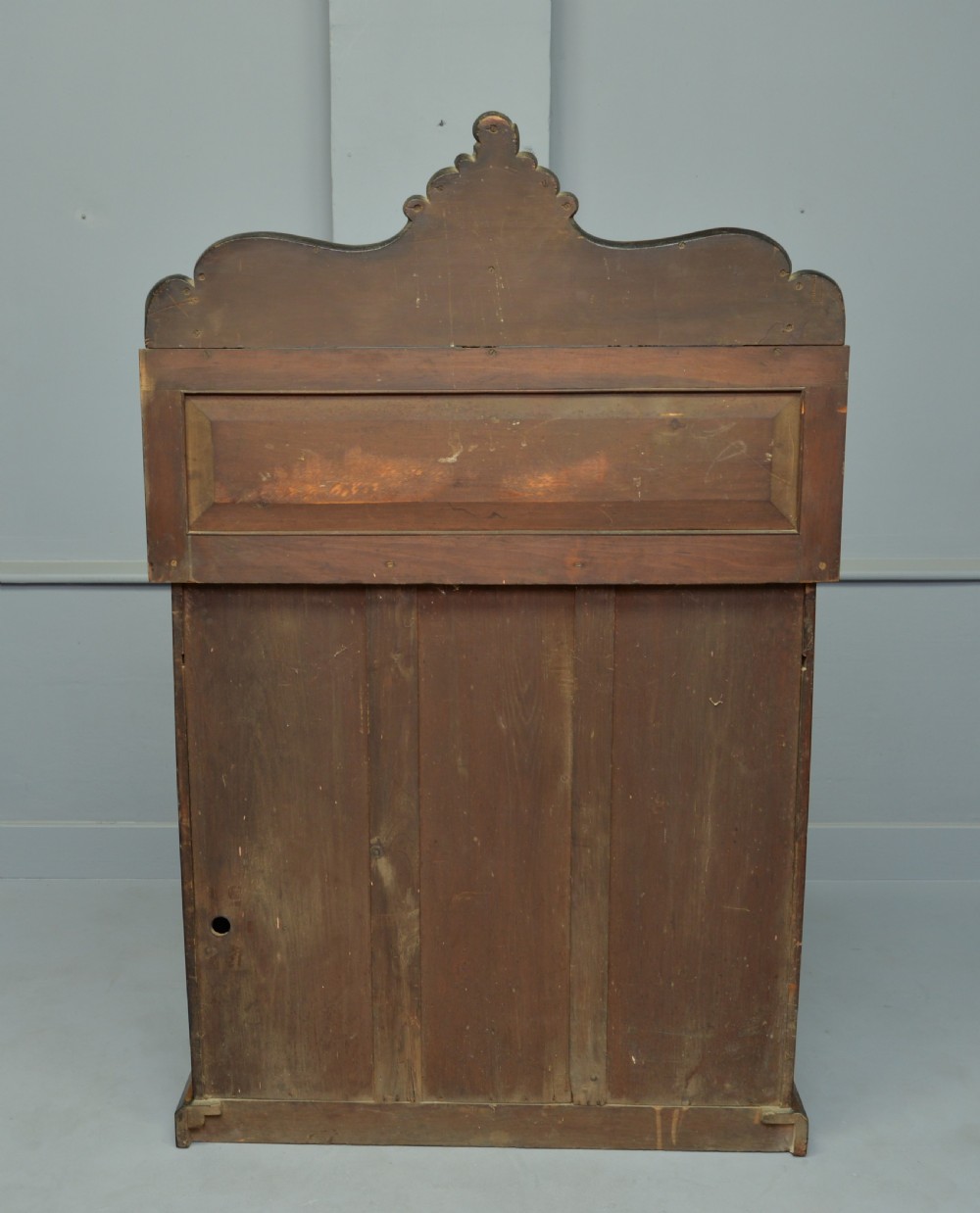 Elegant Victorian Walnut Chiffonier View XV