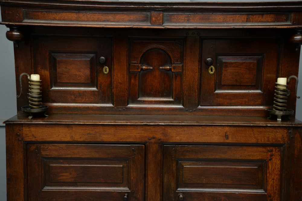 Small Early 18th Century Oak Cwpwrdd Deuddarn Or Two Part Cupboard View II