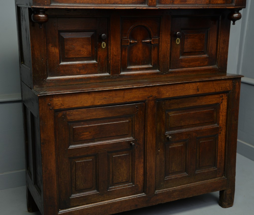 Small Early 18th Century Oak Cwpwrdd Deuddarn Or Two Part Cupboard View VII