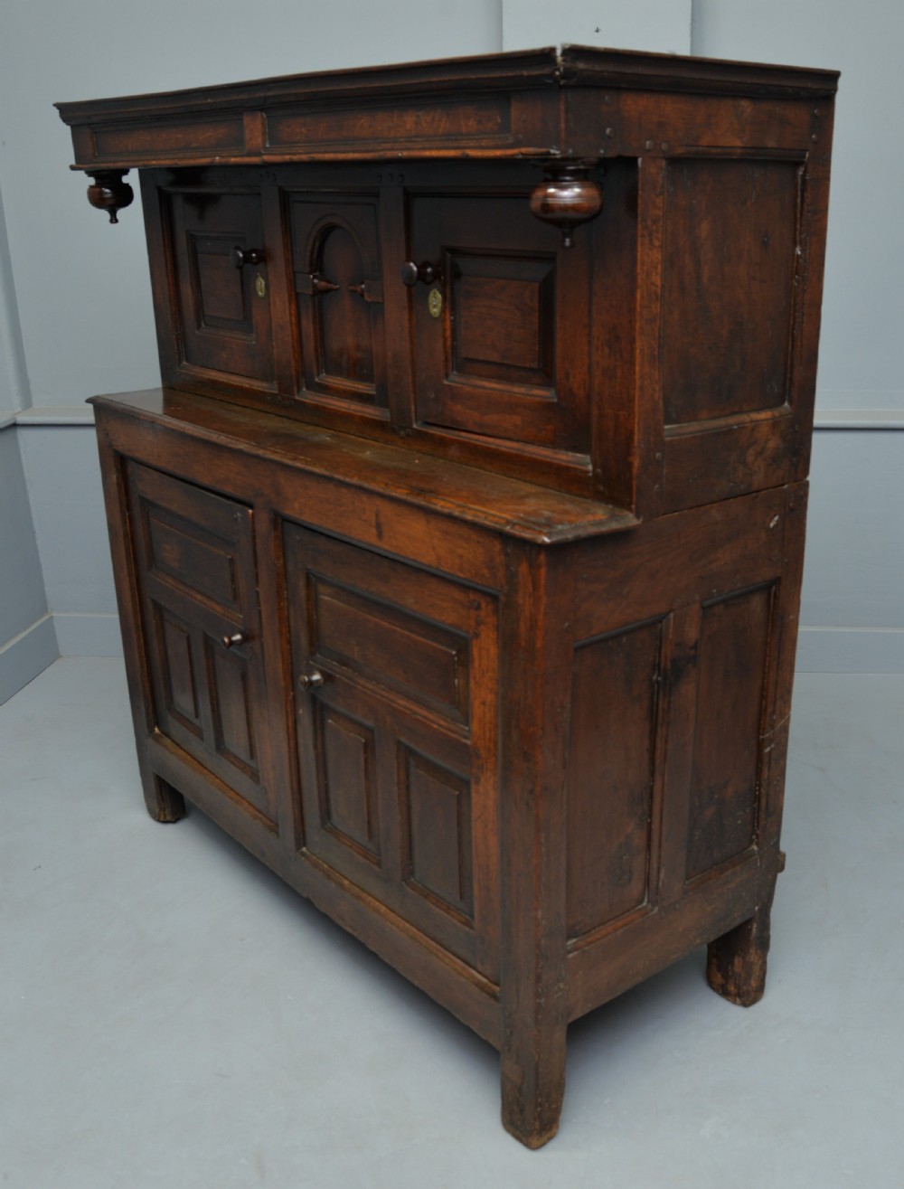 Small Early 18th Century Oak Cwpwrdd Deuddarn Or Two Part Cupboard View X