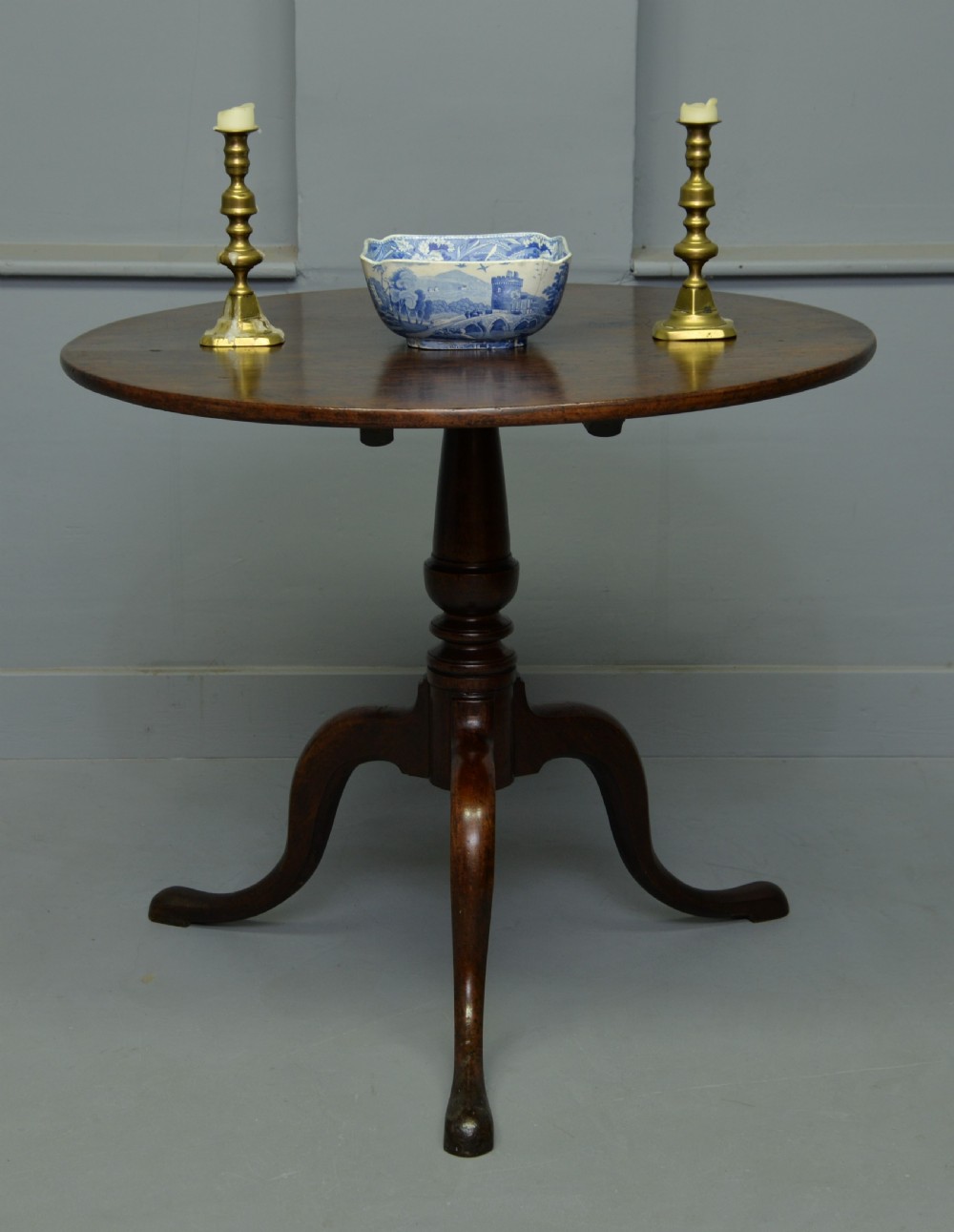 George II Mahogany Tilt-Top Breakfast / Supper Table
