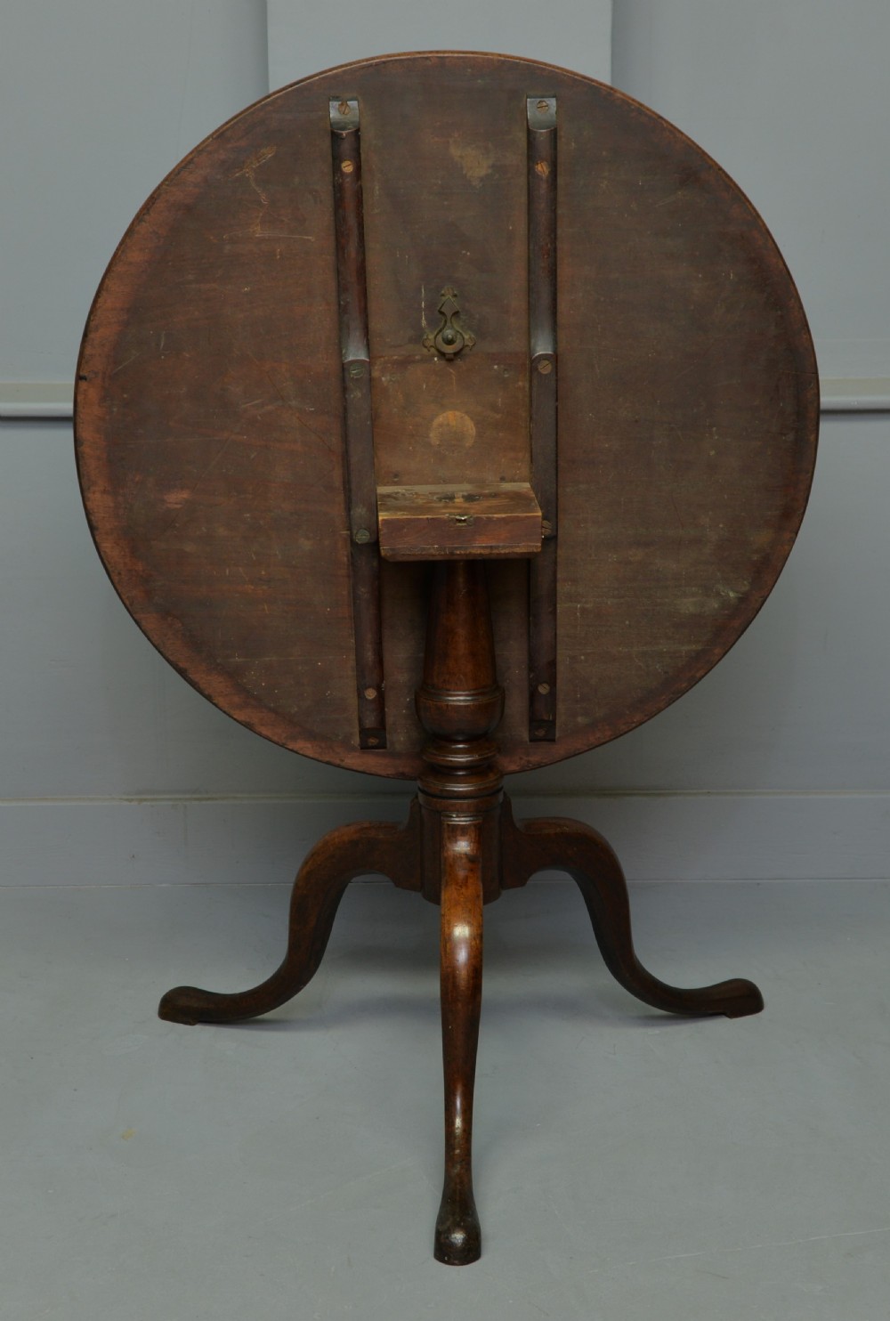 George II Mahogany Tilt-Top Breakfast / Supper Table View V