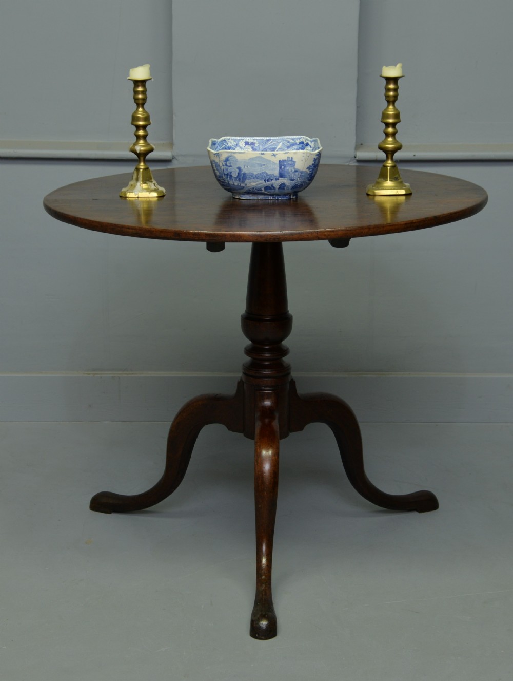 George II Mahogany Tilt-Top Breakfast / Supper Table View XII