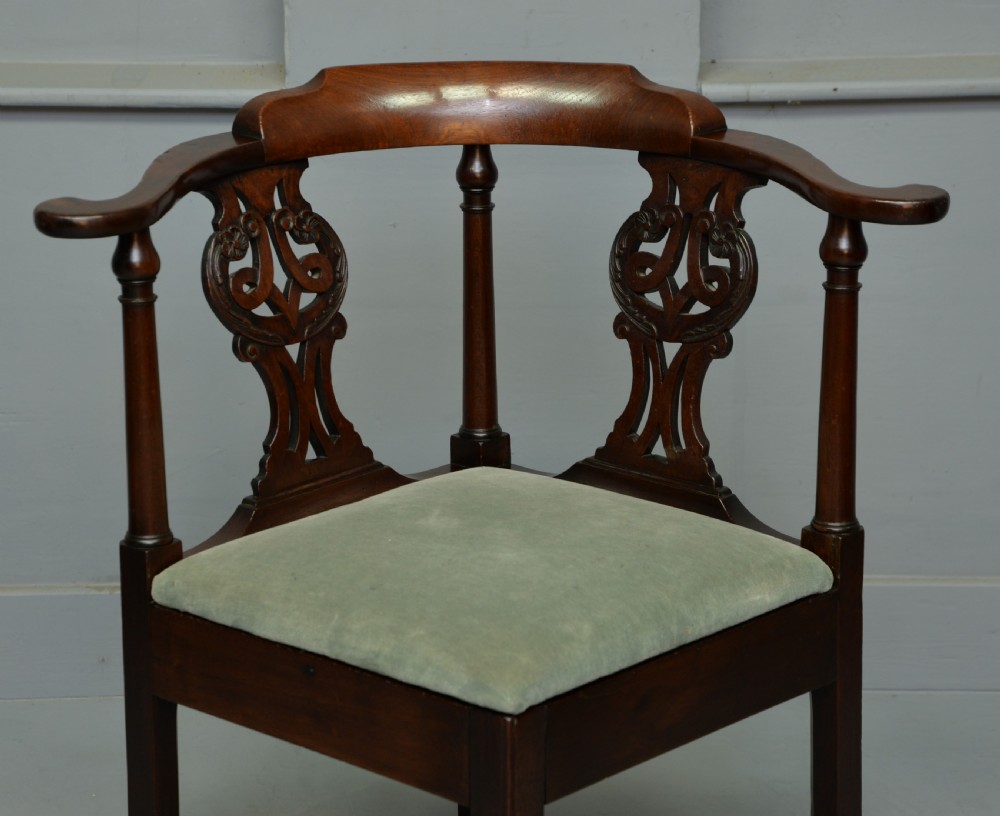 Fine Georgian Mahogany Corner Chair c1760 View II
