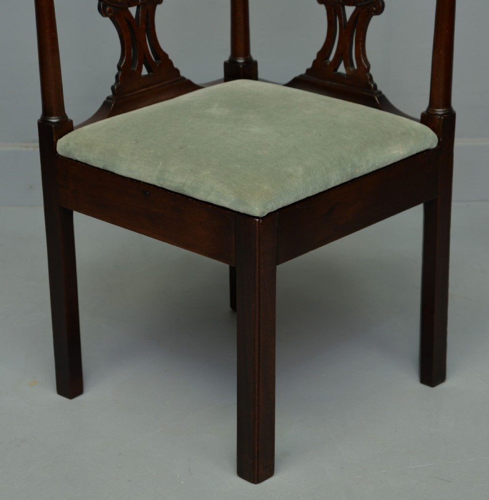 Fine Georgian Mahogany Corner Chair c1760 View III