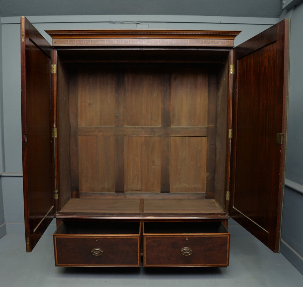 Elegant Edwardian Marquetry Inlaid Mahogany Wardrobe View III