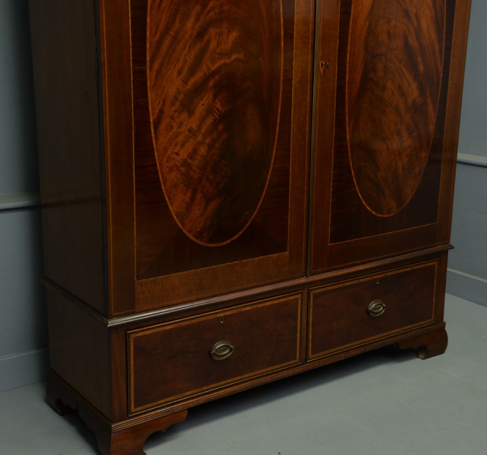 Elegant Edwardian Marquetry Inlaid Mahogany Wardrobe View V