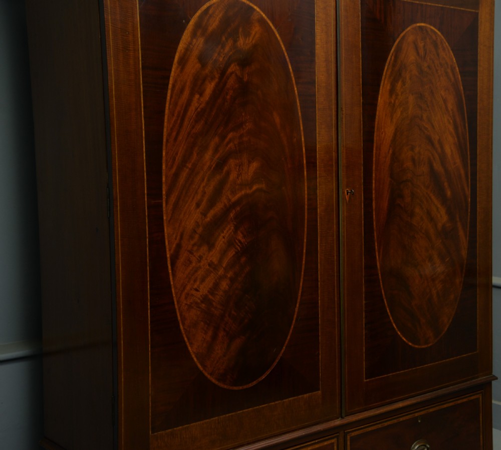 Elegant Edwardian Marquetry Inlaid Mahogany Wardrobe View VII