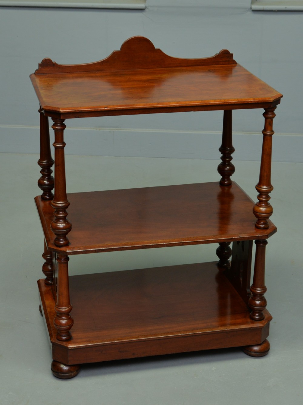 Victorian Walnut Whatnot / Shelves / Display Stand