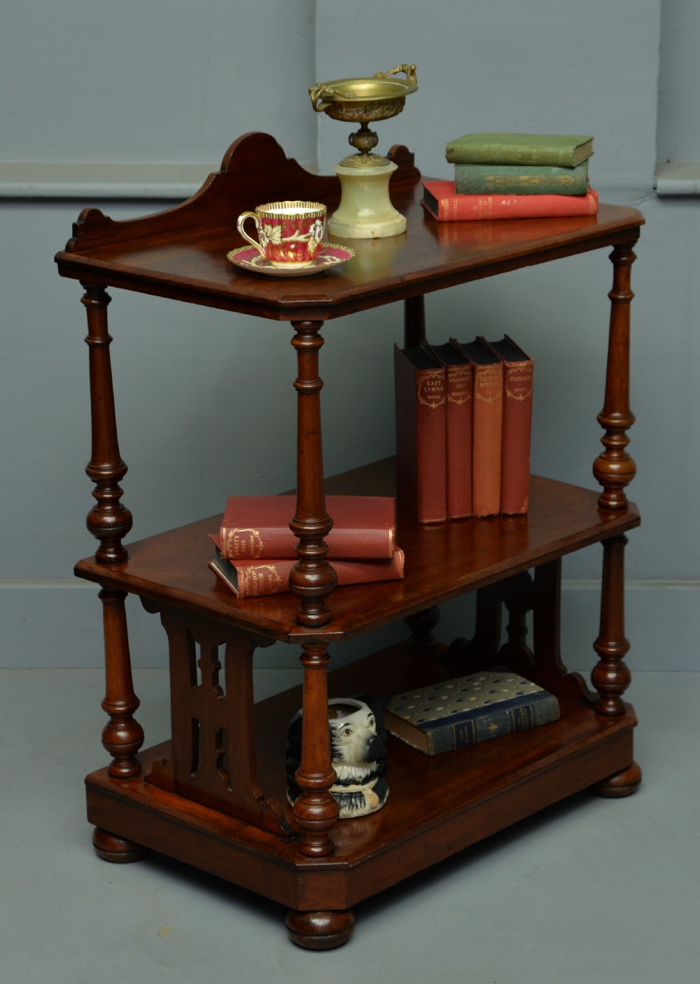 Victorian Walnut Whatnot / Shelves / Display Stand View III
