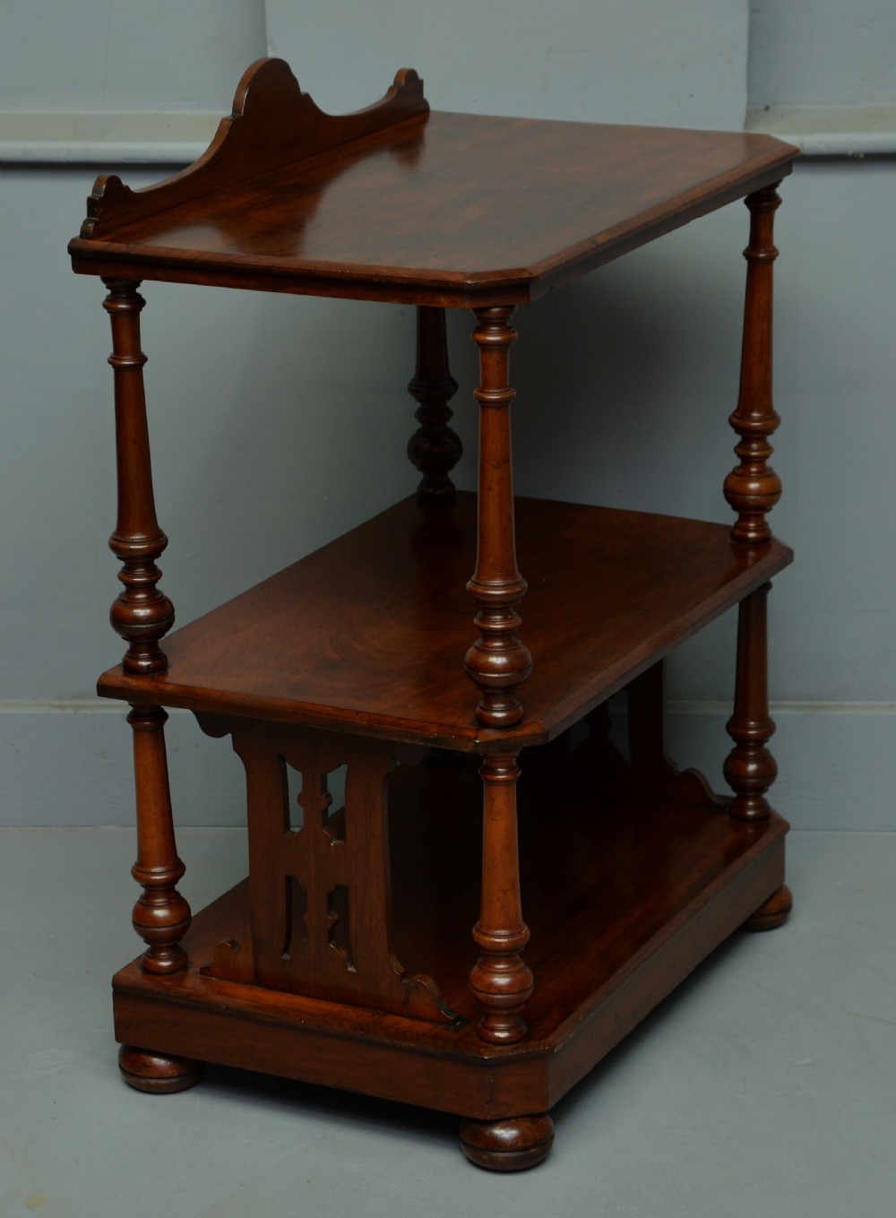 Victorian Walnut Whatnot / Shelves / Display Stand View V