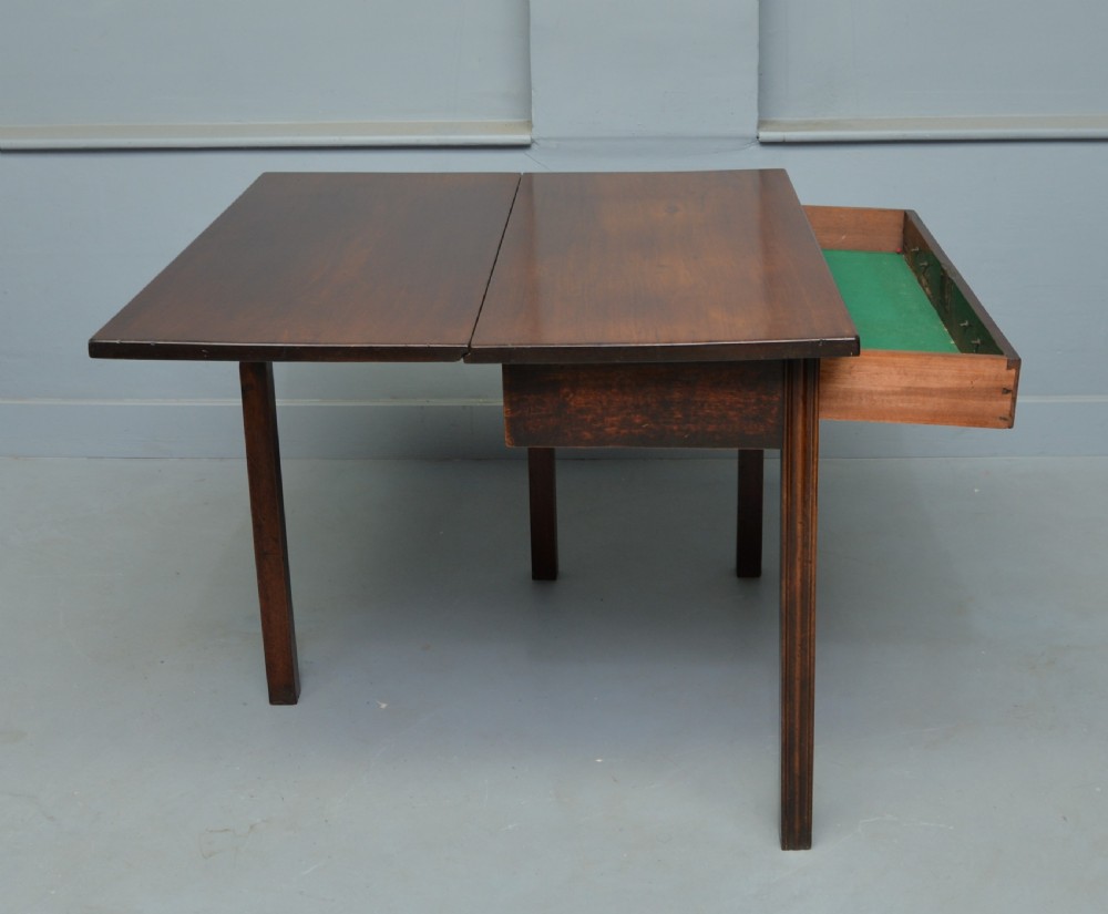  Georgian Mahogany Side / Tea Table View IX