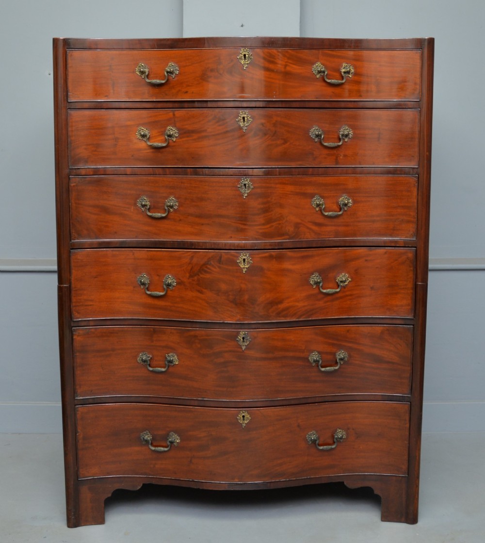 Fine & Rare Georgian Large Mahogany Serpentine Chest Of Drawers