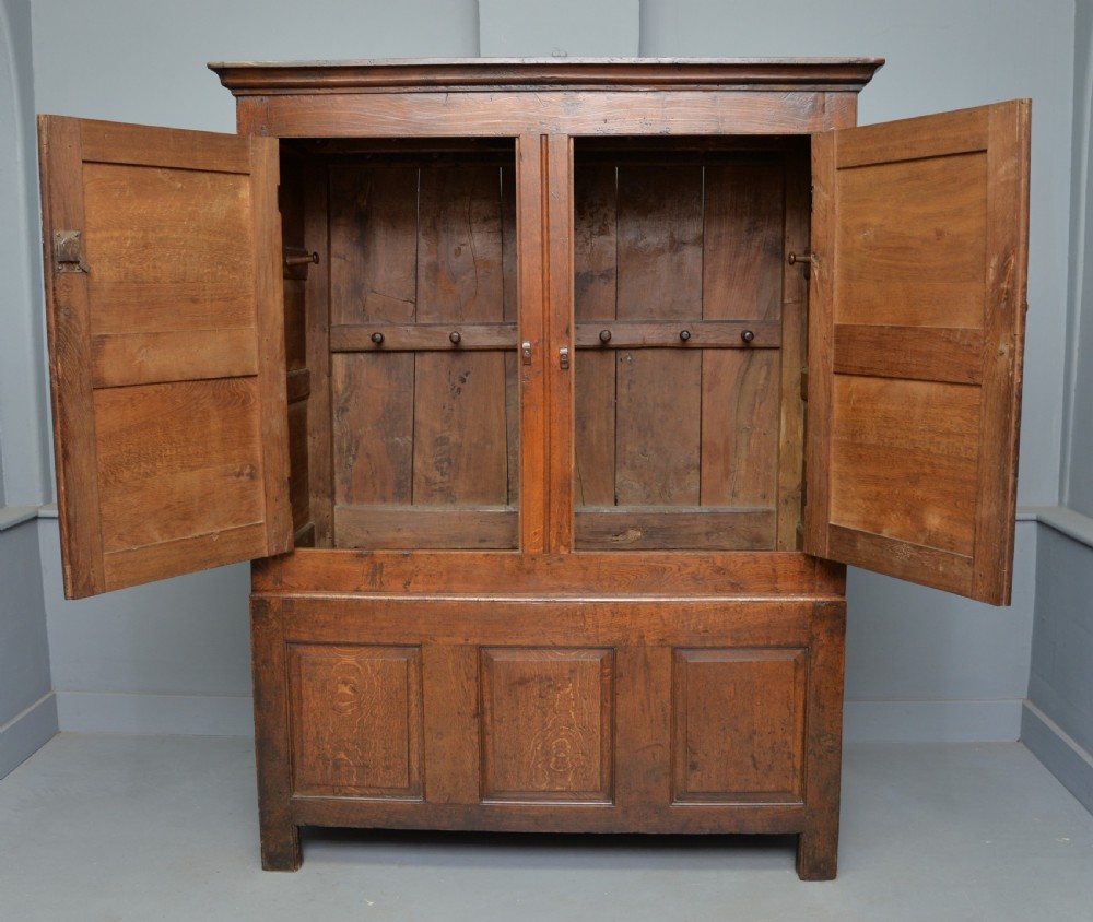 Charming 18th Century Oak Two Part Livery Cupboard / Wardrobe  View IV