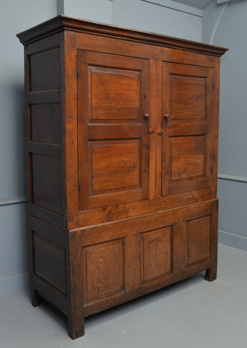 Charming 18th Century Oak Two Part Livery Cupboard / Wardrobe  View IX
