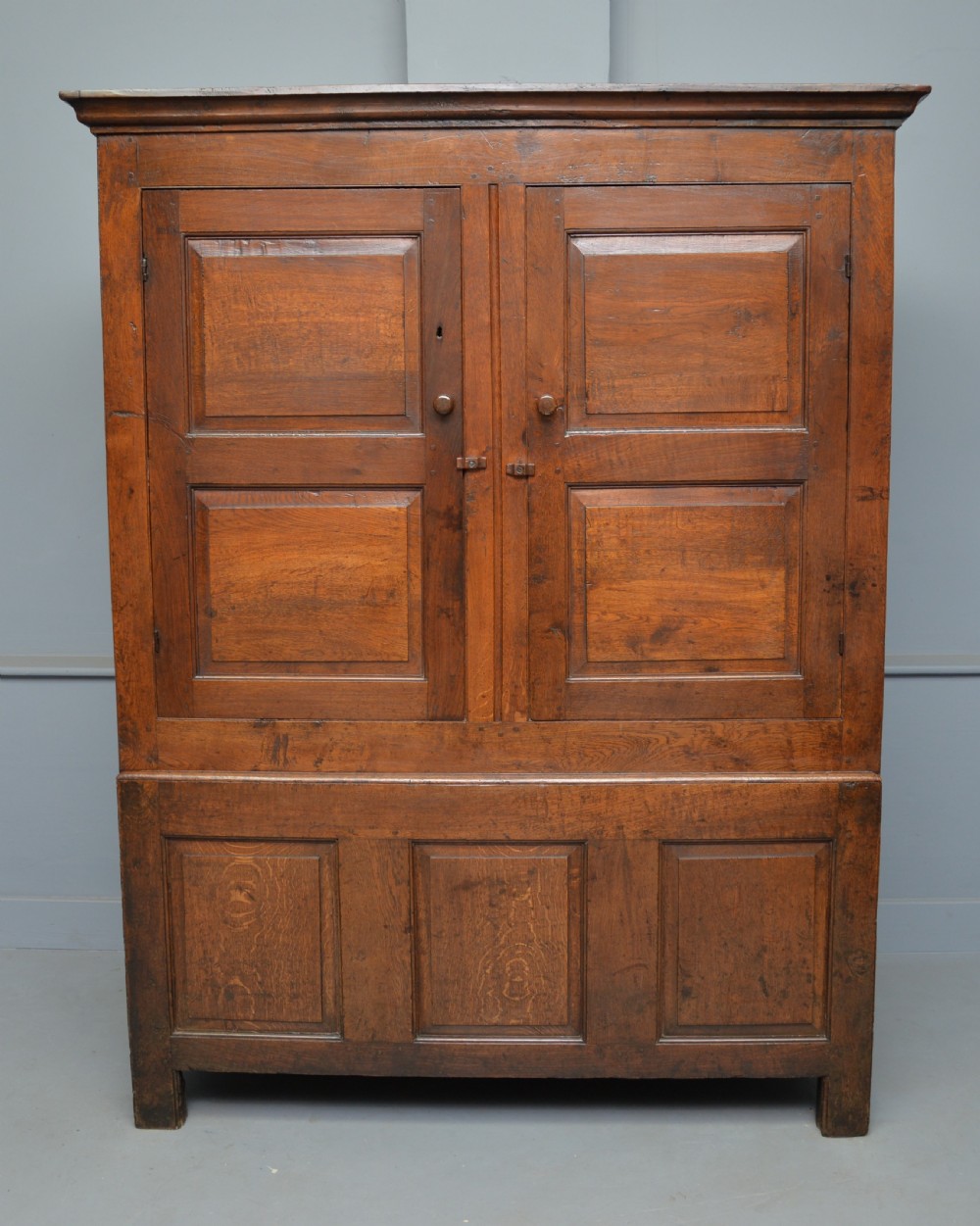 Charming 18th Century Oak Two Part Livery Cupboard / Wardrobe  View X