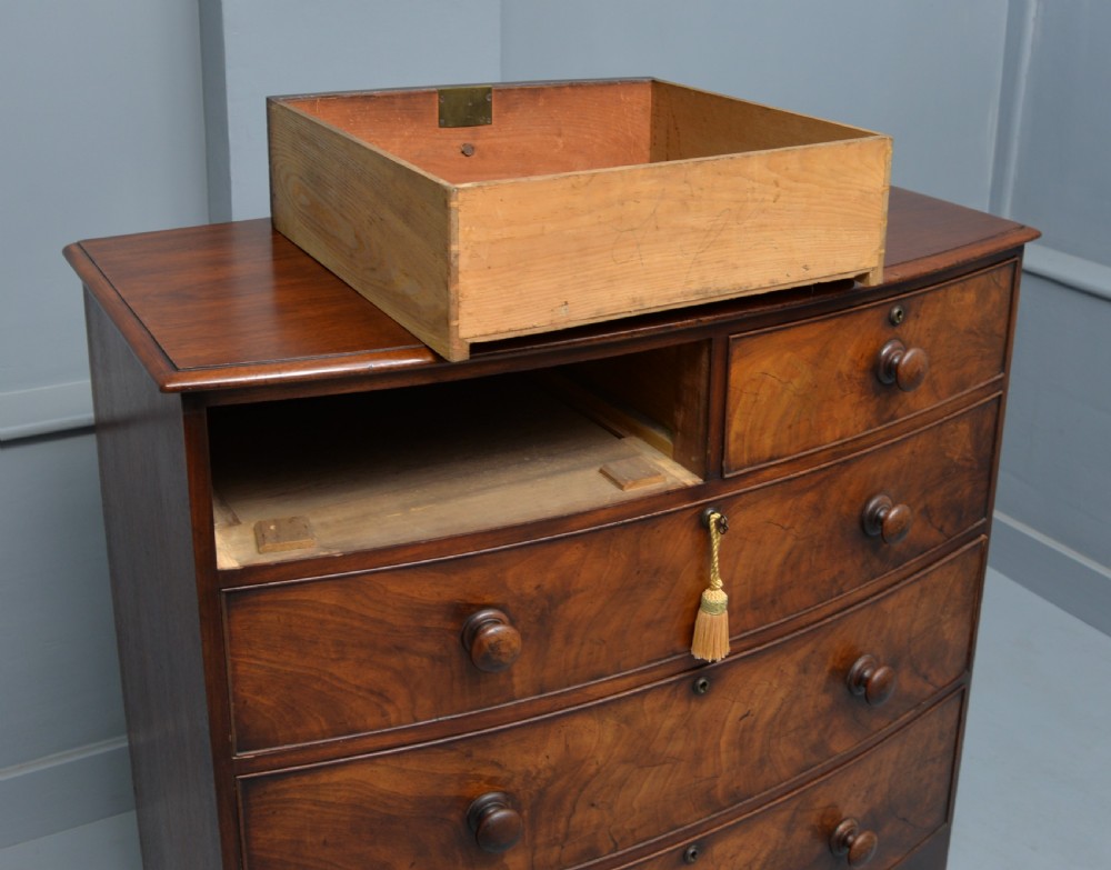 Late Georgian Mahogany Bow-Front Chest Of Drawers View VII