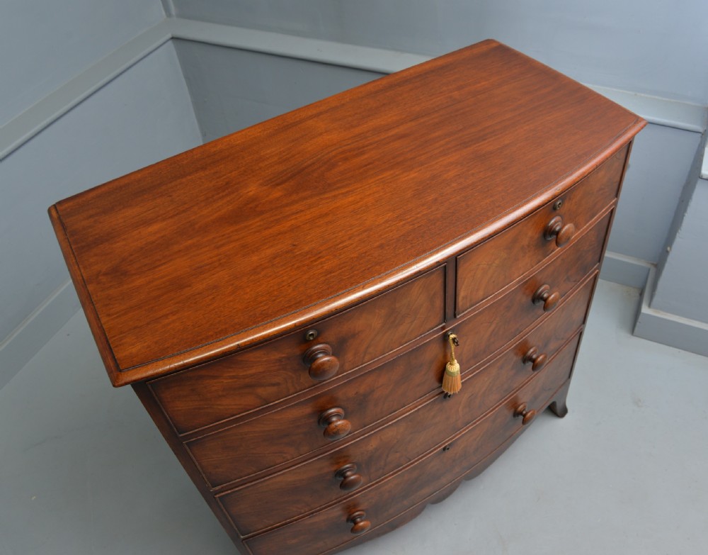 Late Georgian Mahogany Bow-Front Chest Of Drawers View XIV