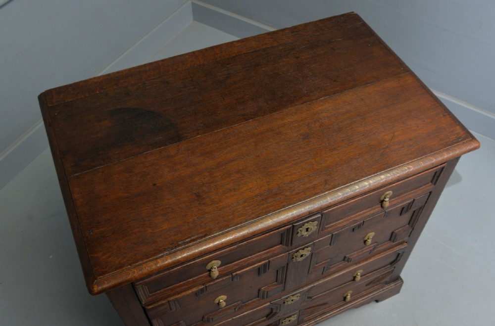 Early 18th Century Geometric Oak Chest Of Drawers View X