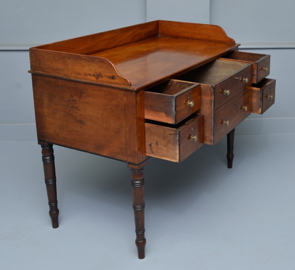 Handsome Georgian Mahogany Sideboard / Wash Stand View VII