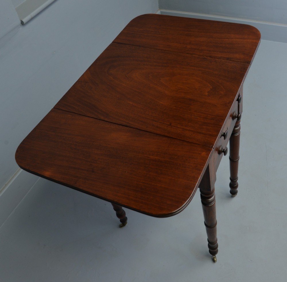 Elegant Regency Mahogany Pembroke Work / Lamp / Side Table View XI