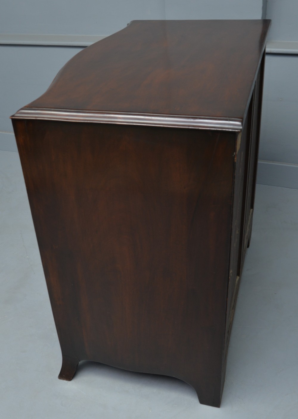 Georgian Revival Mahogany Serpentine Chest Of Drawers View XII