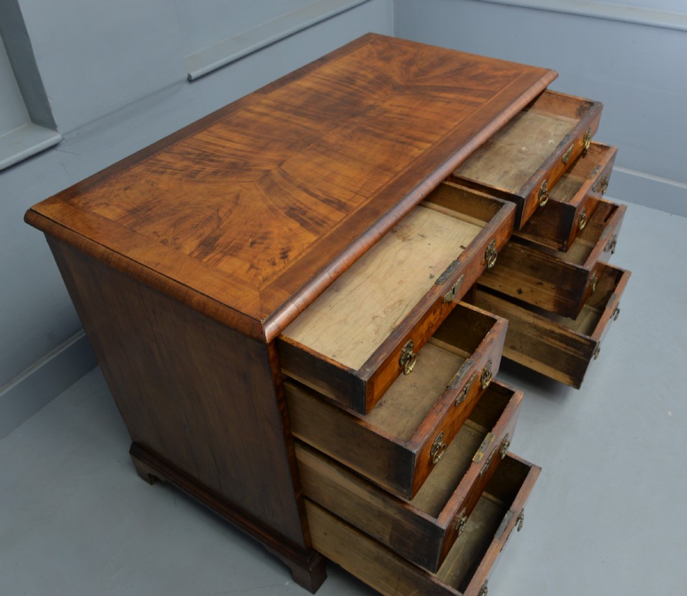 Georgian Figured Walnut Kneehole-Desk View X