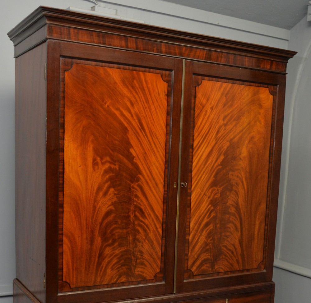 Georgian Flame Mahogany Linen Press / Wardrobe View VII