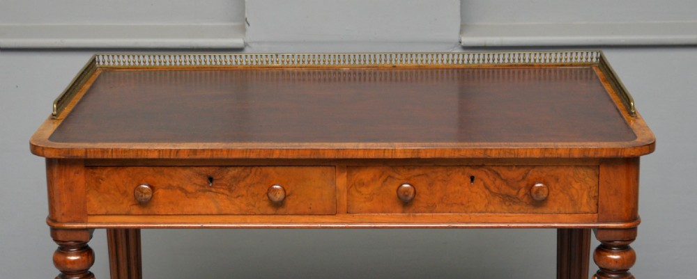 Fine Quality Gillows Design Walnut Writing Table View V