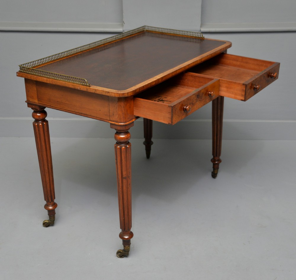 Fine Quality Gillows Design Walnut Writing Table View VIII