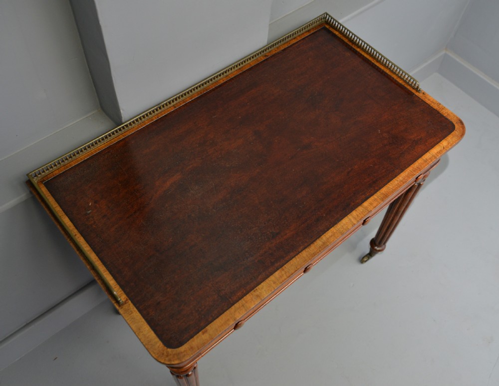 Fine Quality Gillows Design Walnut Writing Table View XI