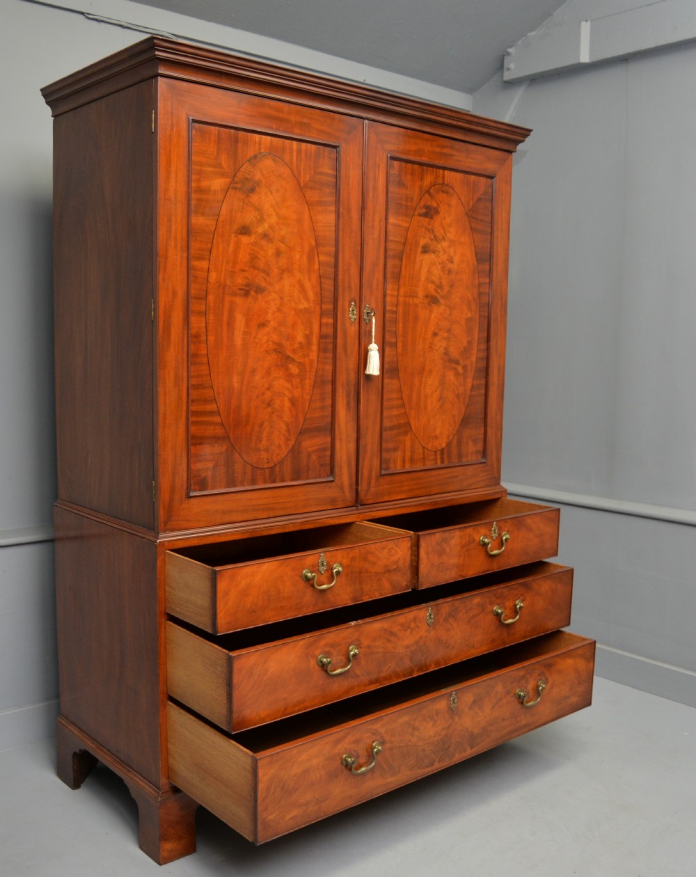 Georgian Flame Mahogany Linen Press  View VIII
