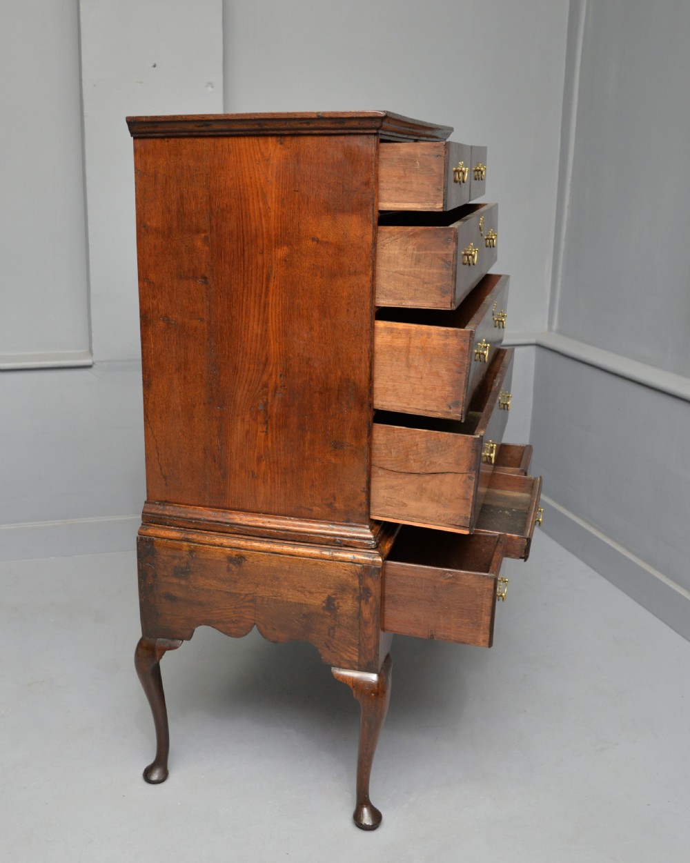 Handsome Early 18th Century Oak Chest On Stand View IV