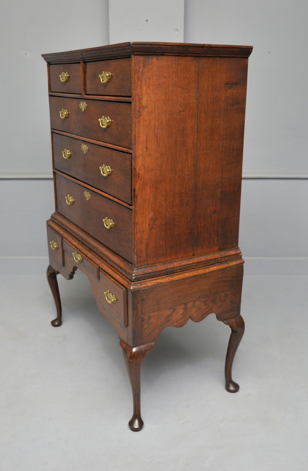 Handsome Early 18th Century Oak Chest On Stand View V