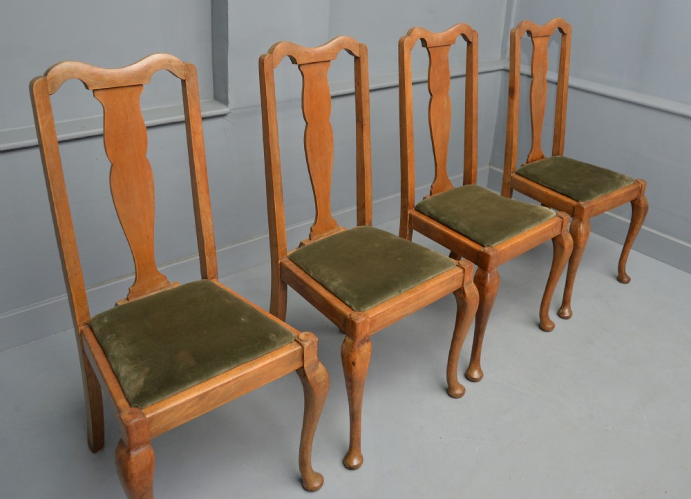 Set Of Four Queen Anne Style Walnut Dining Chairs View X