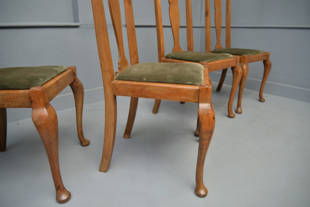 Set Of Four Queen Anne Style Walnut Dining Chairs View XIII