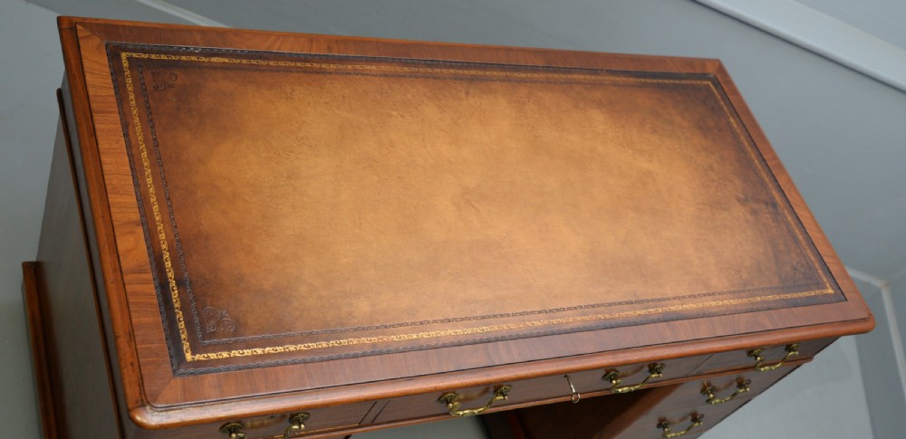 Victorian Mahogany Pedestal Desk View X